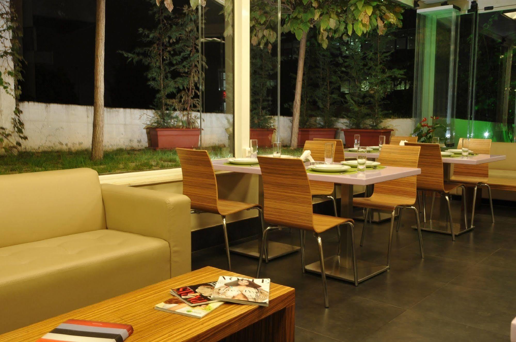 Suite Hotel Merlot - Beirut Eksteriør bilde