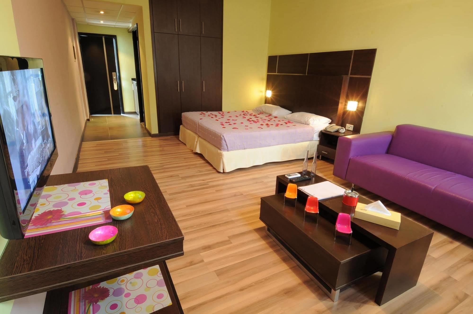 Suite Hotel Merlot - Beirut Eksteriør bilde