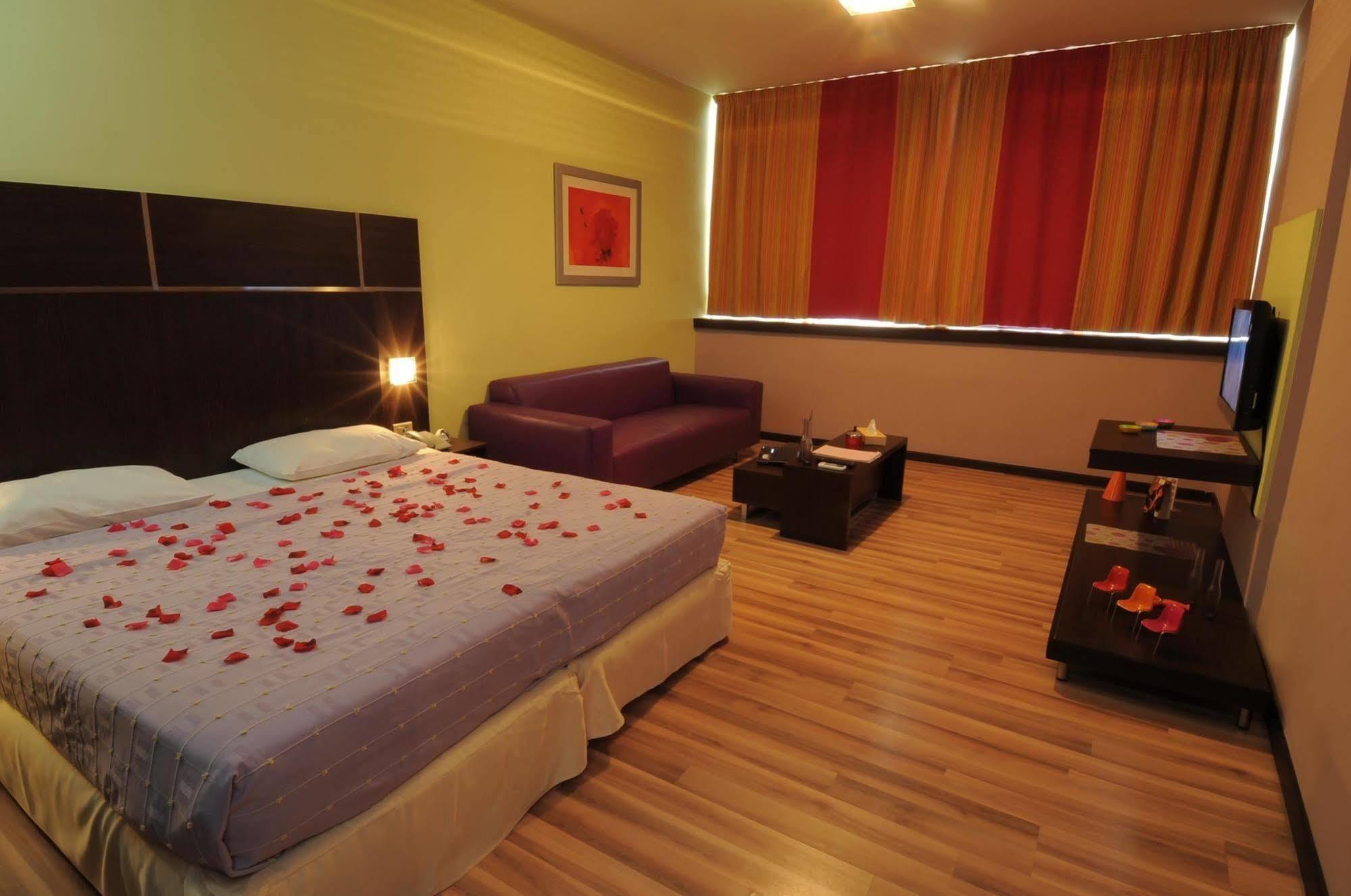 Suite Hotel Merlot - Beirut Eksteriør bilde